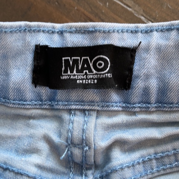 MAO stretch short jeans. - Picture 4 of 5